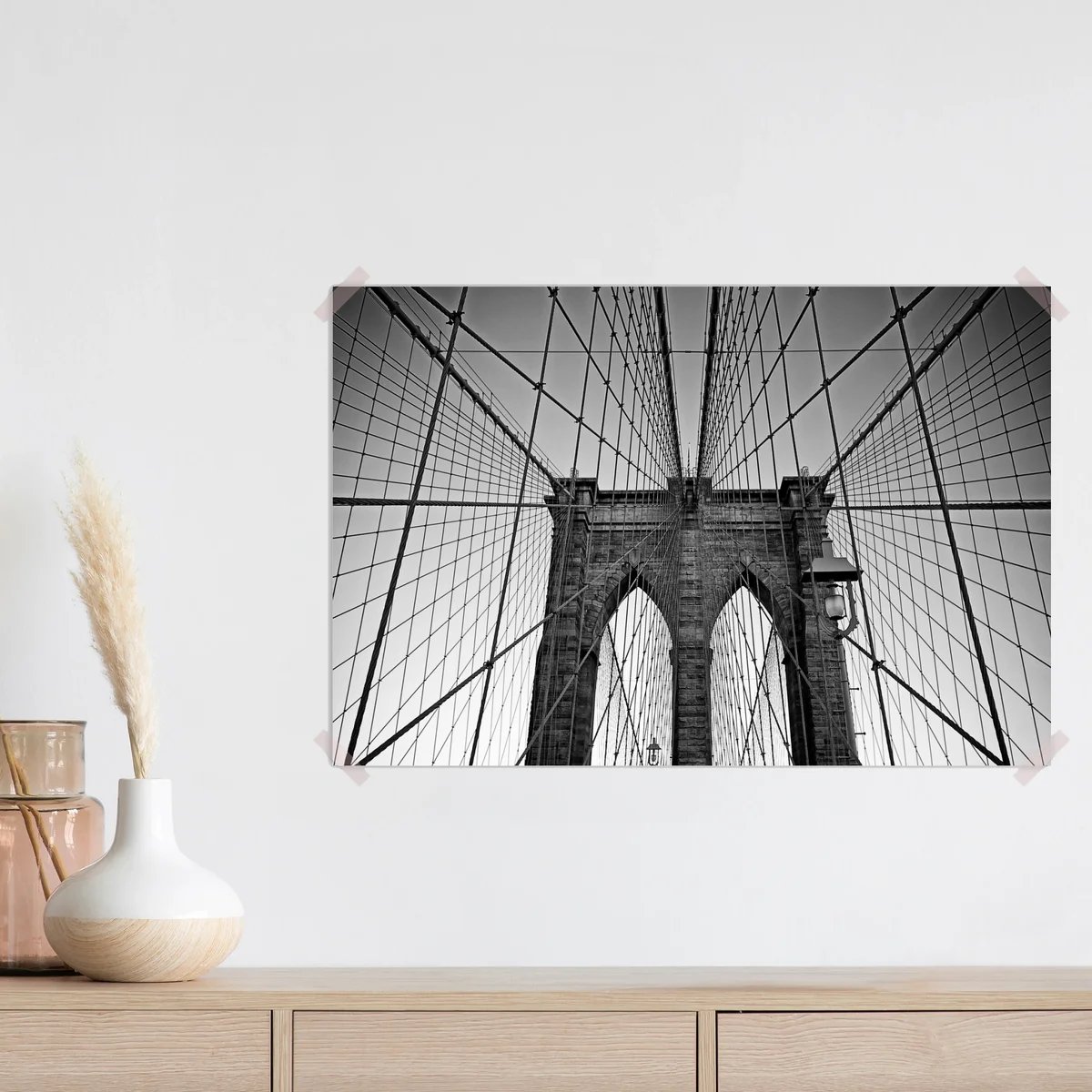 Poster symmetrische hängebrücke in schwarzweiß Poster symmetrische hängebrücke in schwarzweiß