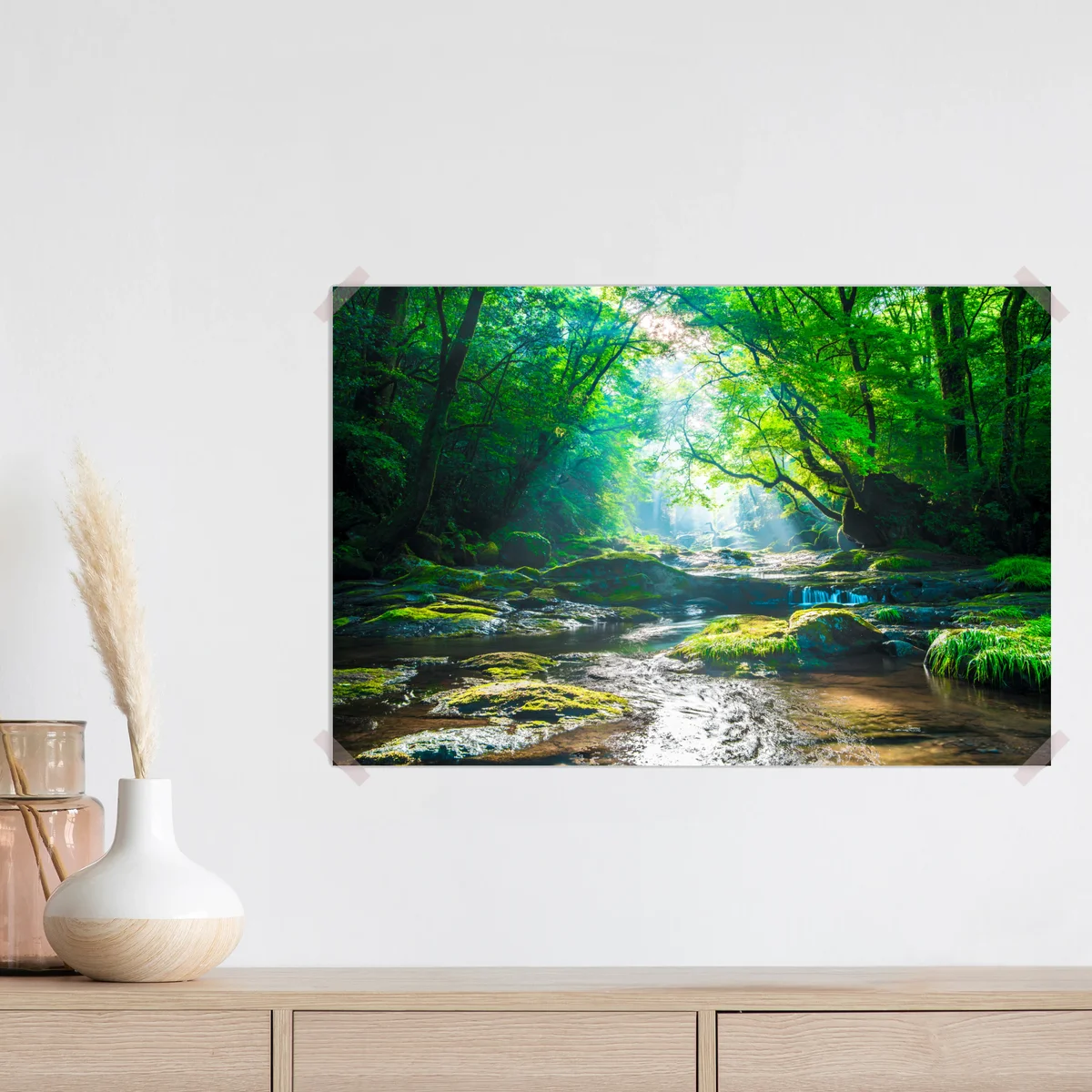 Poster sonnendurchfluteter waldbach mit moosbedeckten steinen Poster sonnendurchfluteter waldbach mit moosbedeckten steinen