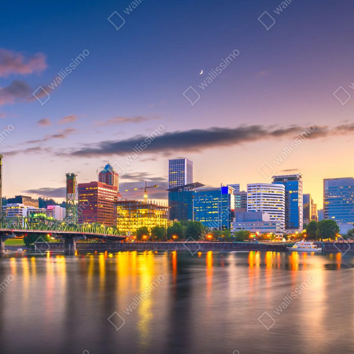 Naklejka na okno Portland panorama miasta o zmierzchu nad rzeką Willamette Naklejka na okno Portland panorama miasta o zmierzchu nad rzeką Willamette