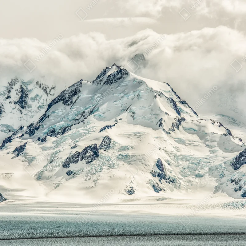 Fototapete schneebedeckter berggipfel mit gletscher Fototapete schneebedeckter berggipfel mit gletscher