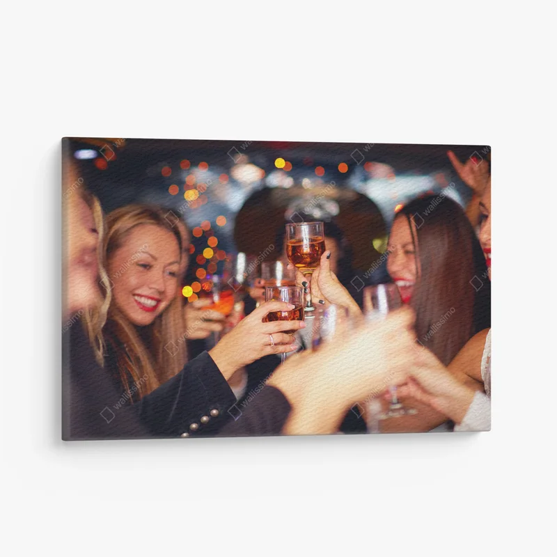 Leinwandbild Schöne Frauen klirren mit Brille in Limousine • Leinwandbilder bei Wallnifity® Leinwandbild Schöne Frauen klirren mit Brille in Limousine • Leinwandbilder bei Wallnifity®