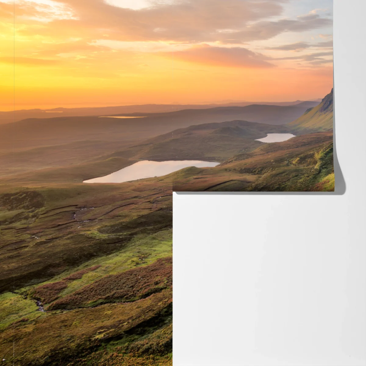 Fototapete sonnenuntergang über grünen hügeln Fototapete sonnenuntergang über grünen hügeln