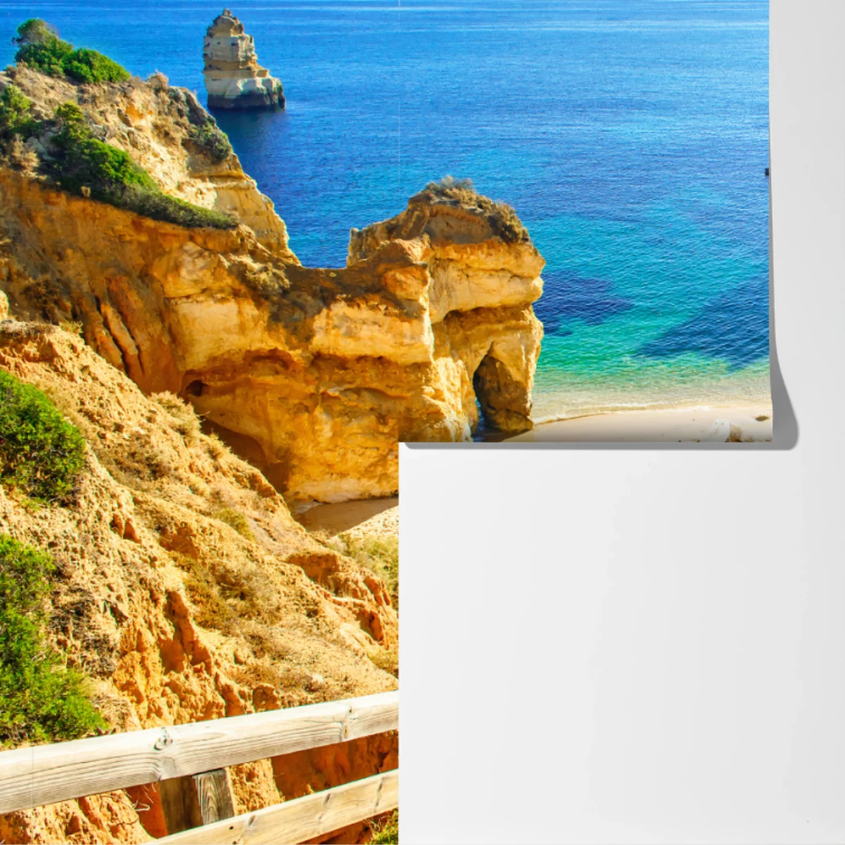 Fototapeta słoneczne schody prowadzące do turkusowej zatoczki Fototapeta słoneczne schody prowadzące do turkusowej zatoczki