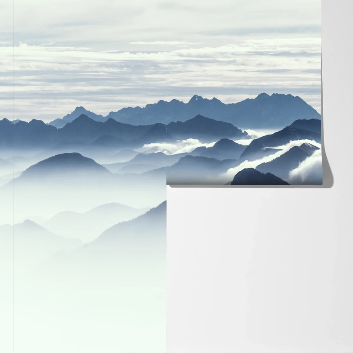 Fototapete neblige bergschichten im morgenlicht Fototapete neblige bergschichten im morgenlicht