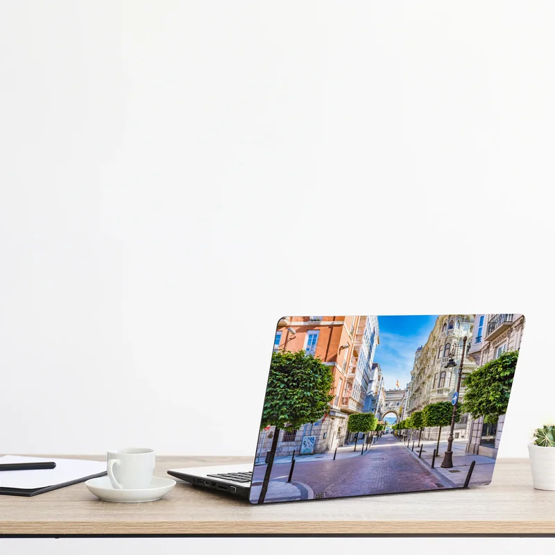 Laptop-Aufkleber Santander straße im stadtkern mit historischem bogen Laptop-Aufkleber Santander straße im stadtkern mit historischem bogen