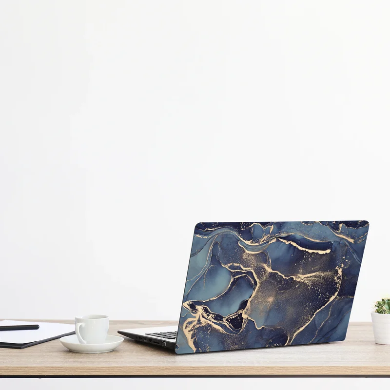 Laptop-Aufkleber traumhafte abstrakte fließmalerei in blau und gold