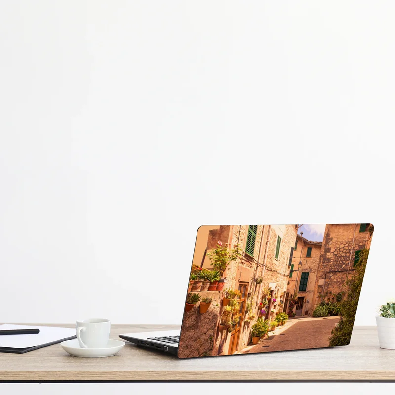 Laptop-Aufkleber sonnige mediterrane gasse mit blumentöpfen Laptop-Aufkleber sonnige mediterrane gasse mit blumentöpfen