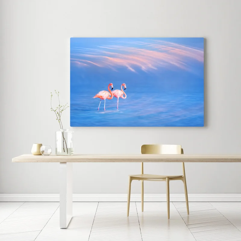 Leinwandbild rosa flamingos auf pastellfarbenem wasser Leinwandbild rosa flamingos auf pastellfarbenem wasser