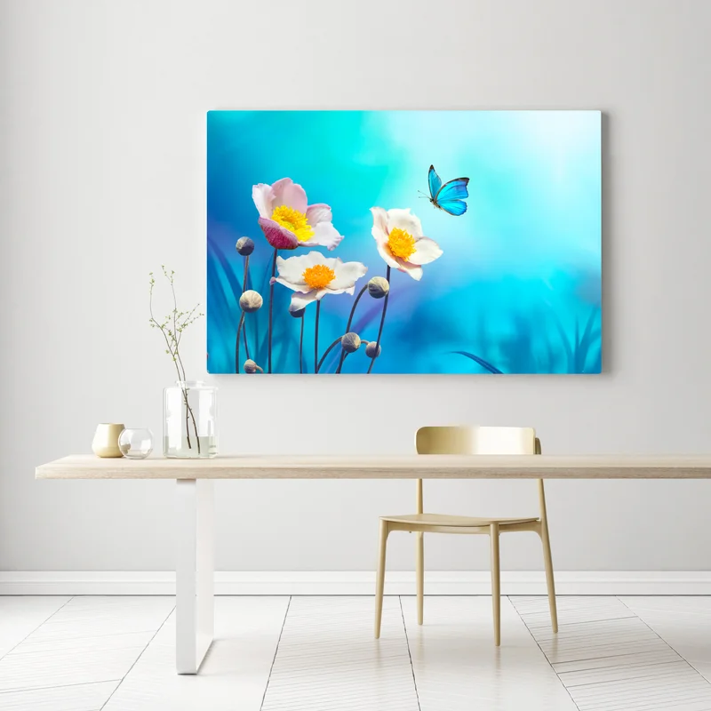 Leinwandbild zarte rosa anemonen und blauer schmetterling Leinwandbild zarte rosa anemonen und blauer schmetterling
