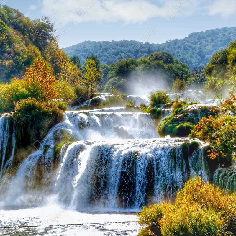 Fototapete stufenförmiger wasserfall im üppigen wald Fototapete stufenförmiger wasserfall im üppigen wald