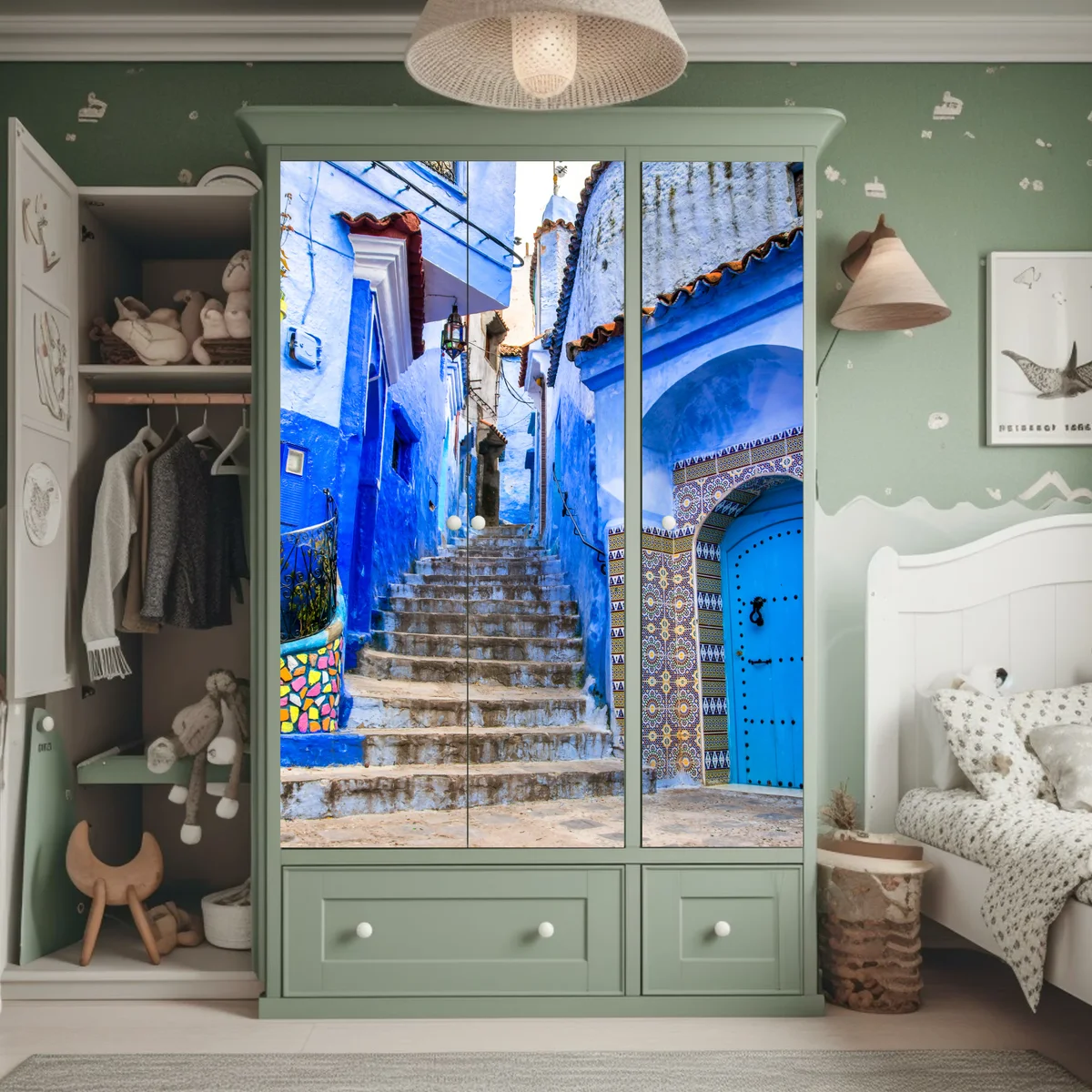 Schrankaufkleber blaue gasse in Chefchaouen, Marokko Schrankaufkleber blaue gasse in Chefchaouen, Marokko