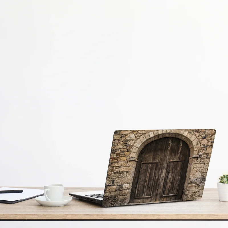 Laptop-Aufkleber rustikale holztür mit steinbogen