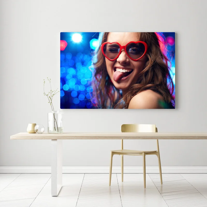 Leinwandbild neckelnde Schönheit • Leinwandbilder bei Wallnifity® Leinwandbild neckelnde Schönheit • Leinwandbilder bei Wallnifity®