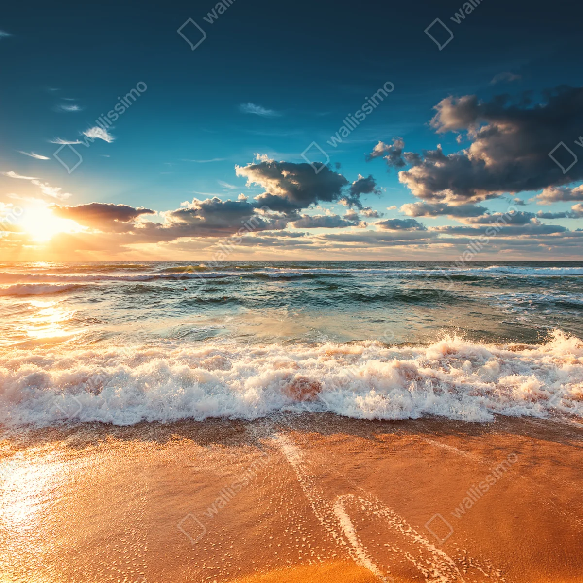 Türaufkleber goldener sonnenaufgang über der meeresküste Türaufkleber goldener sonnenaufgang über der meeresküste