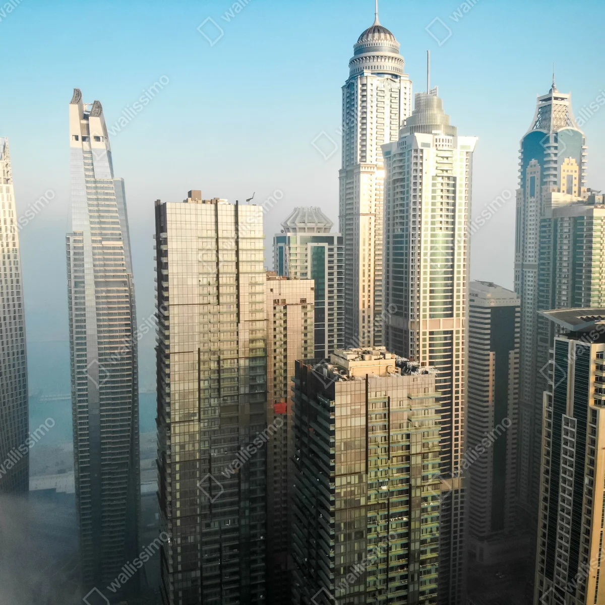 Poster Dubai Marina skyline im morgendlichen nebel • Poster bei Wallnifity® Poster Dubai Marina skyline im morgendlichen nebel • Poster bei Wallnifity®