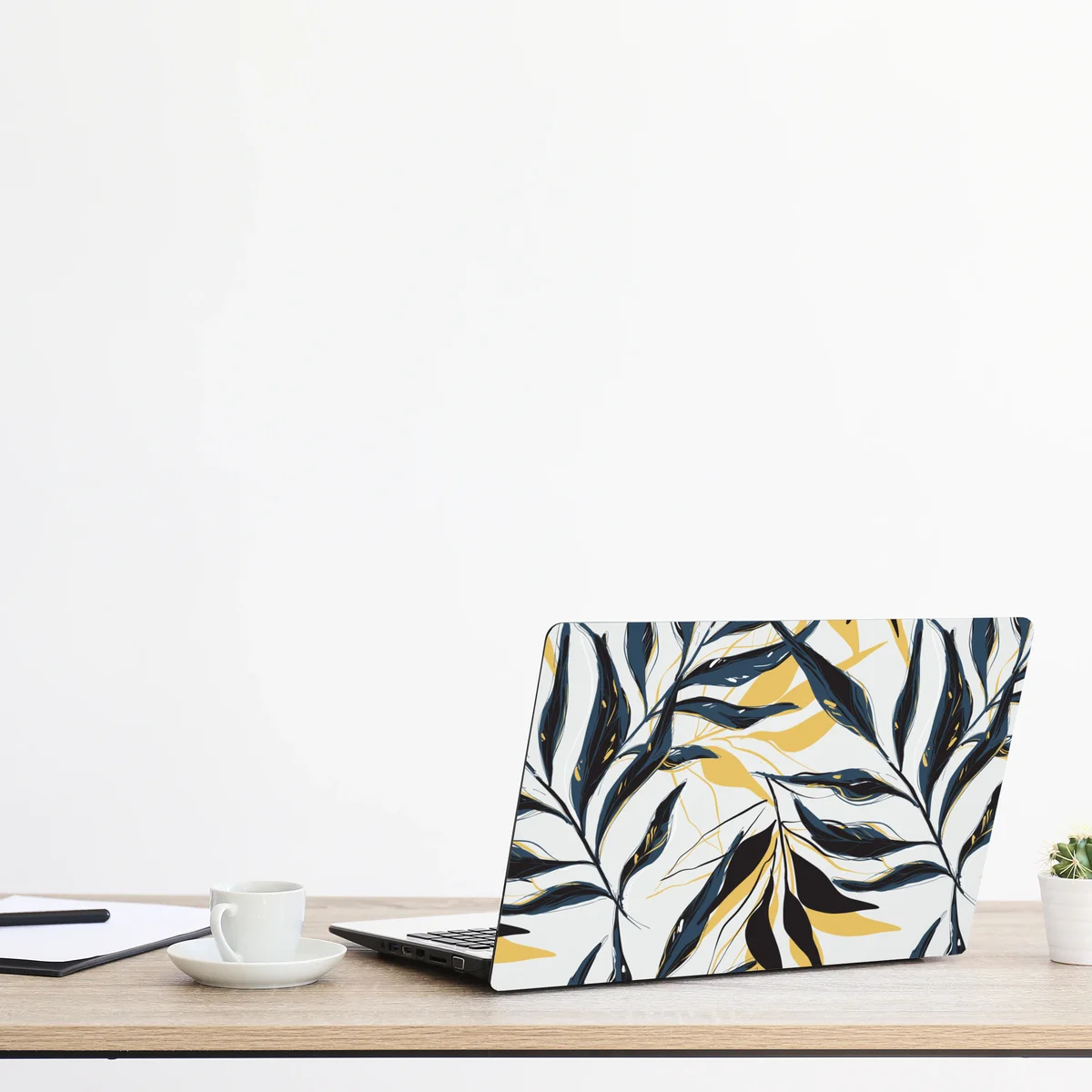 Laptop-Aufkleber marineblaue und goldene botanische blattkomposition Laptop-Aufkleber marineblaue und goldene botanische blattkomposition