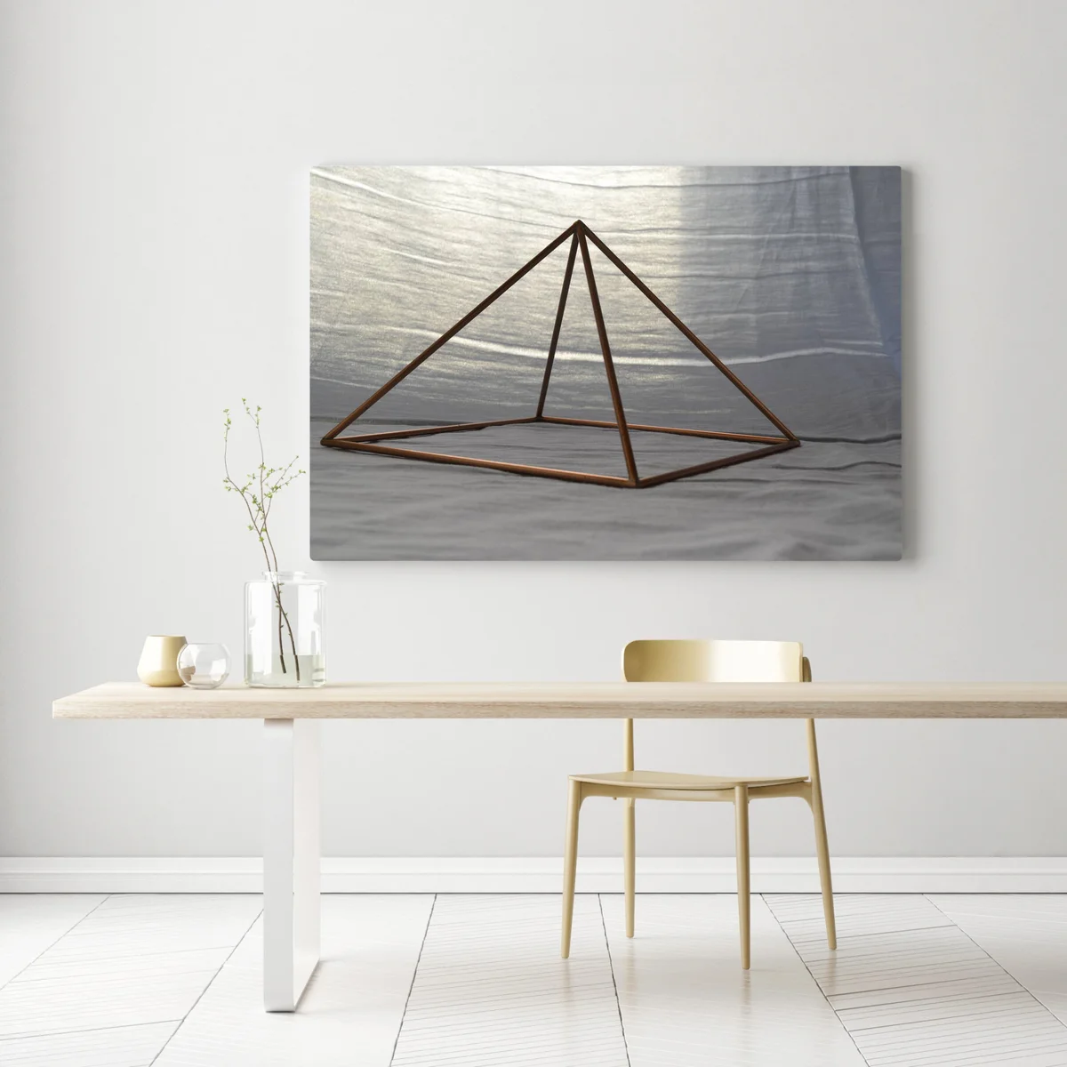 Leinwandbild Kupferpyramide. Kupferpyramide mit Beleuchtung, weißer Hintergrund mit natürlicher Hintergrundbeleuchtung, Pyramide für den Hausgebrauch, Brasilien, Südamerika • Leinwandbilder bei Wallnifity® Leinwandbild Kupferpyramide. Kupferpyramide mit Beleuchtung, weißer Hintergrund mit natürlicher Hintergrundbeleuchtung, Pyramide für den Hausgebrauch, Brasilien, Südamerika • Leinwandbilder bei Wallnifity®