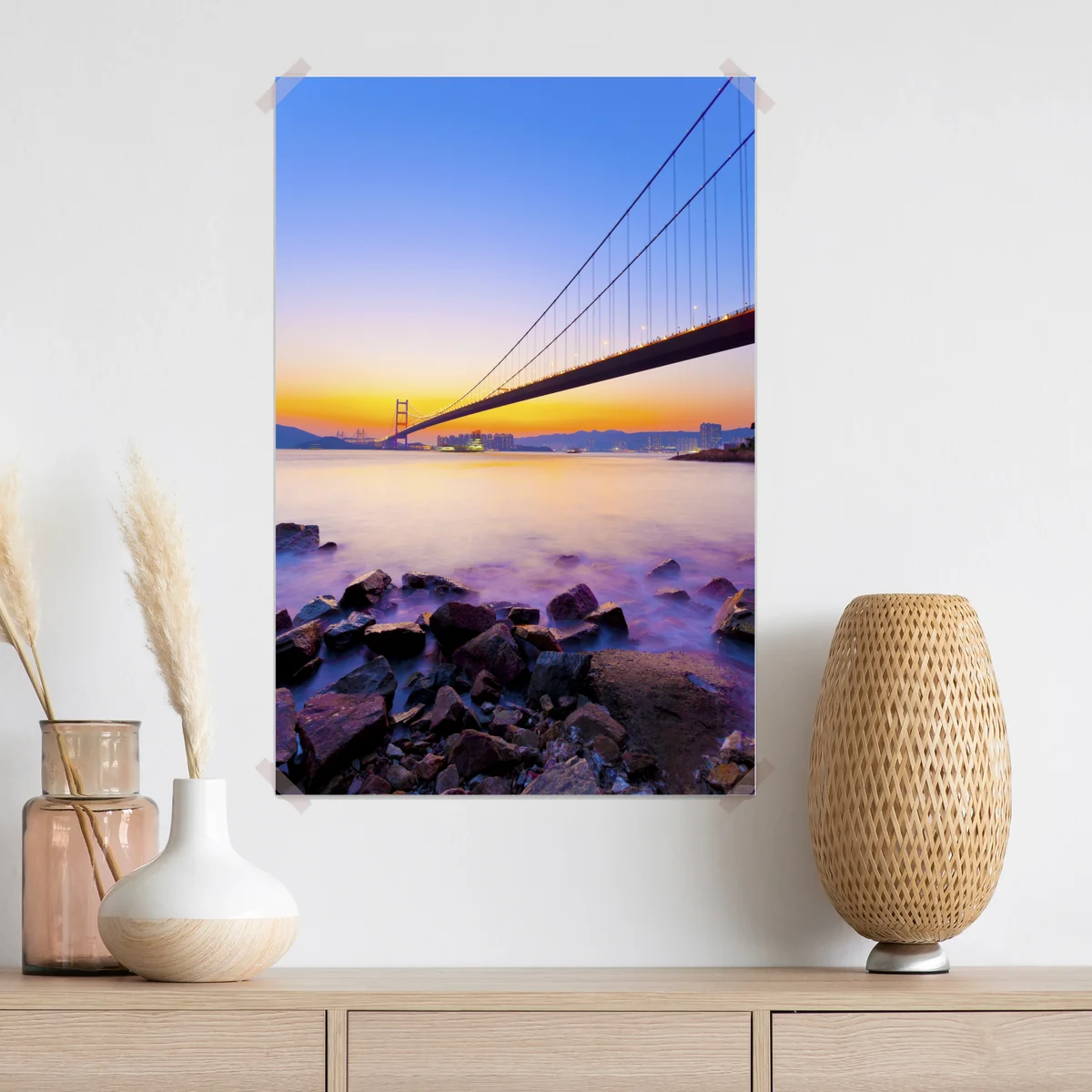 Poster goldener sonnenuntergang über hängebrücke Poster goldener sonnenuntergang über hängebrücke