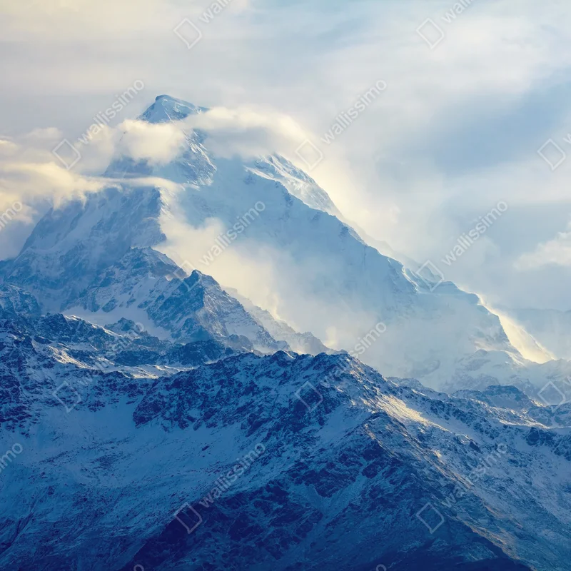 Fototapete majestätischer schneebedeckter berggipfel Fototapete majestätischer schneebedeckter berggipfel