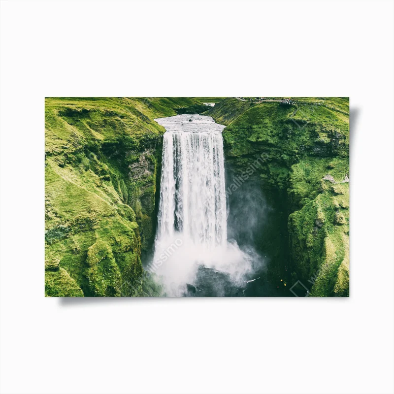 Poster majestätisches panorama eines grünen wasserfalls • Poster bei Wallnifity® Poster majestätisches panorama eines grünen wasserfalls • Poster bei Wallnifity®