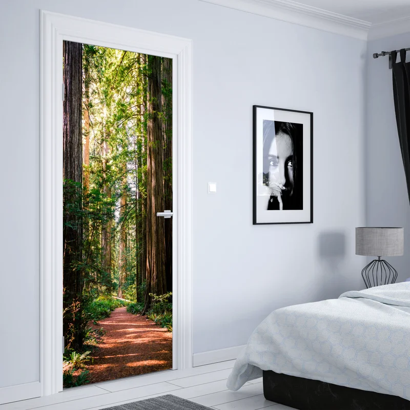 Türaufkleber majestätischer weg im sekwoienwald