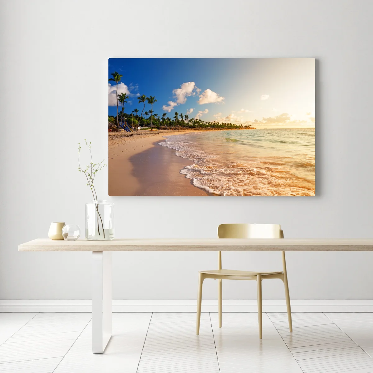 Leinwandbild tropischer sonnenuntergang am strand mit palmensilhouetten Leinwandbild tropischer sonnenuntergang am strand mit palmensilhouetten