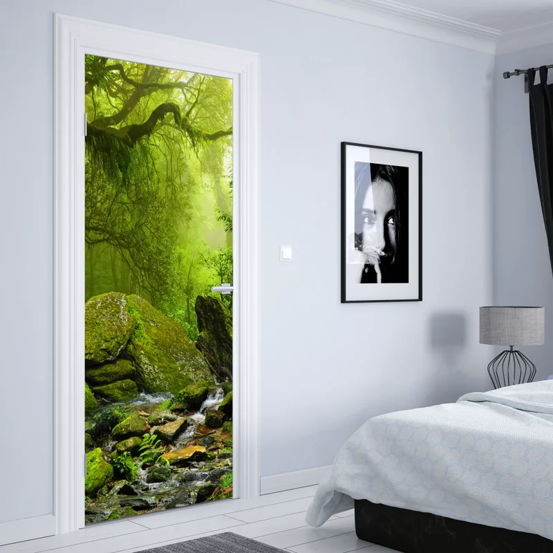 Türaufkleber moosbedeckter waldbach