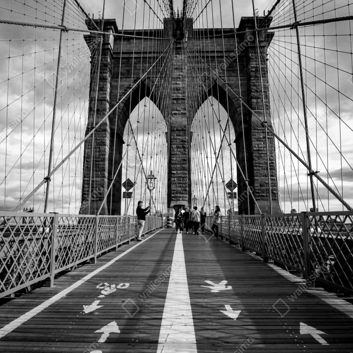 Leinwandbild Brooklyn Bridge perspektive in monochrom Leinwandbild Brooklyn Bridge perspektive in monochrom