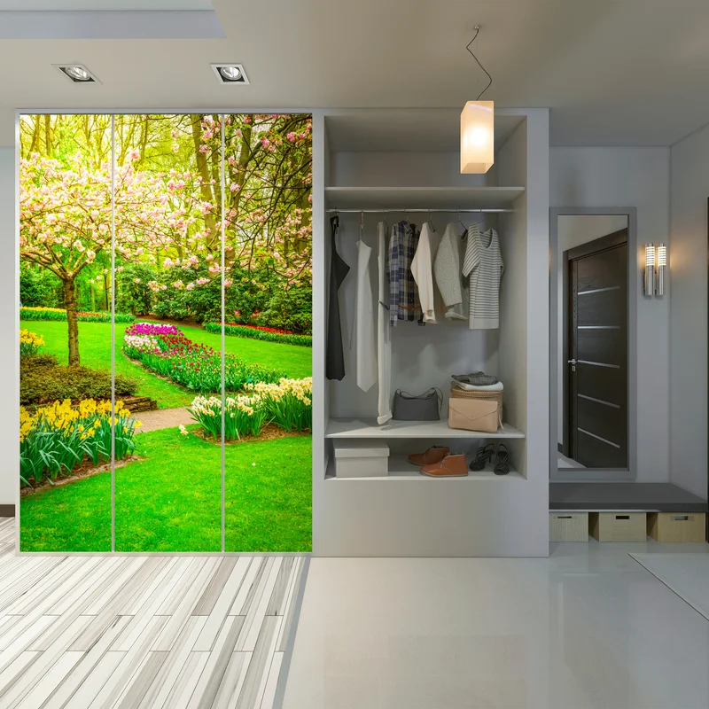 Schrankaufkleber frühlingsgarten in blüte: tulpen und kirschblüten Schrankaufkleber frühlingsgarten in blüte: tulpen und kirschblüten