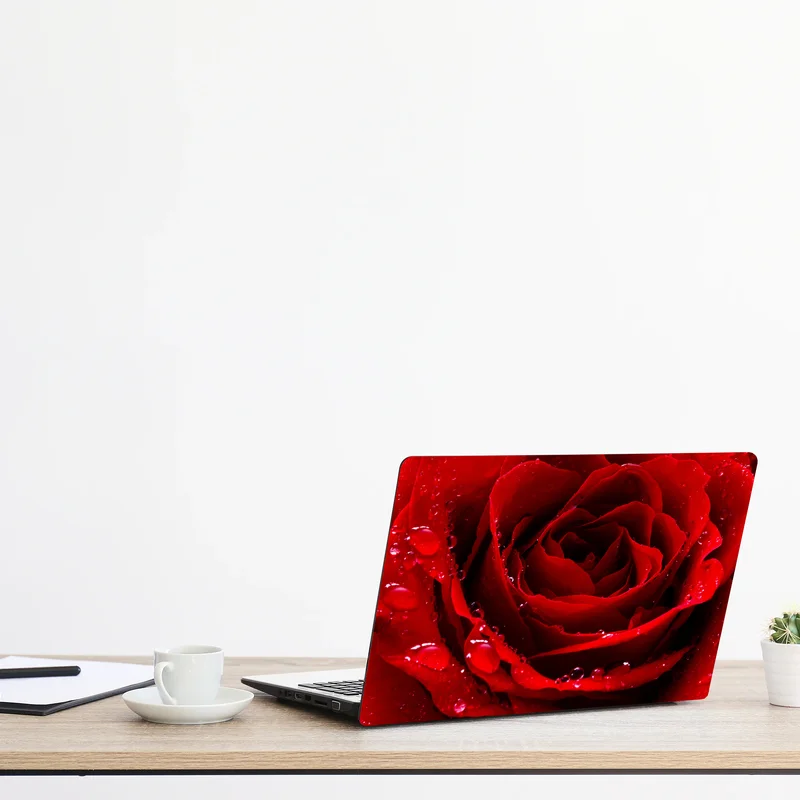 Laptop-Aufkleber leuchtend rote rose nahaufnahme
