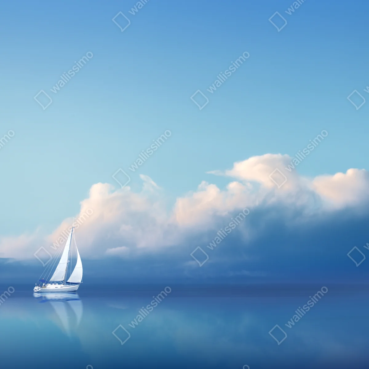 Repositionierbarer Aufkleber segelboot auf ruhigem blauem meer Repositionierbarer Aufkleber segelboot auf ruhigem blauem meer