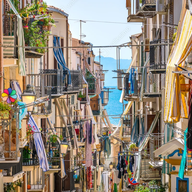 Poster sonnige gasse mit meerblick und balkonen Poster sonnige gasse mit meerblick und balkonen