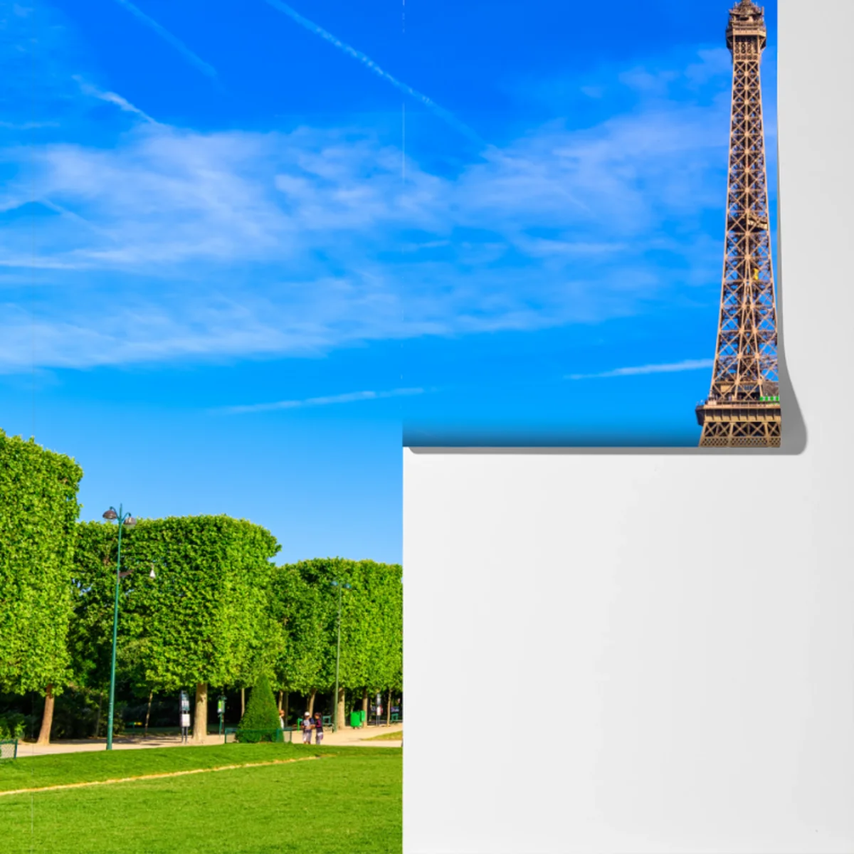 Fototapete Eiffelturm am Champ de Mars, lebendige pariser skyline Fototapete Eiffelturm am Champ de Mars, lebendige pariser skyline