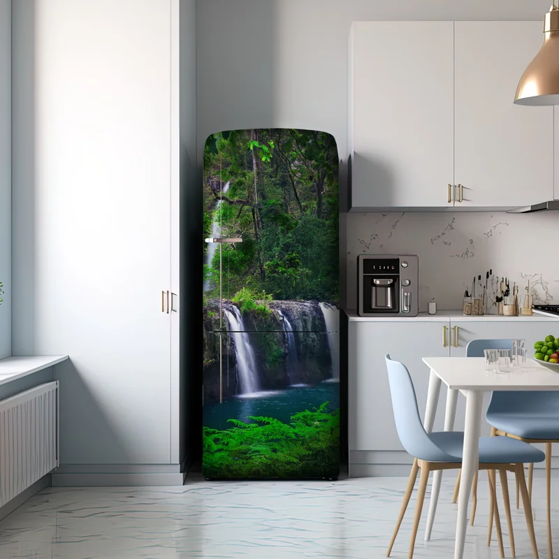 Kühlschrankaufkleber beruhigender wasserfall im smaragdgrünen wald Kühlschrankaufkleber beruhigender wasserfall im smaragdgrünen wald