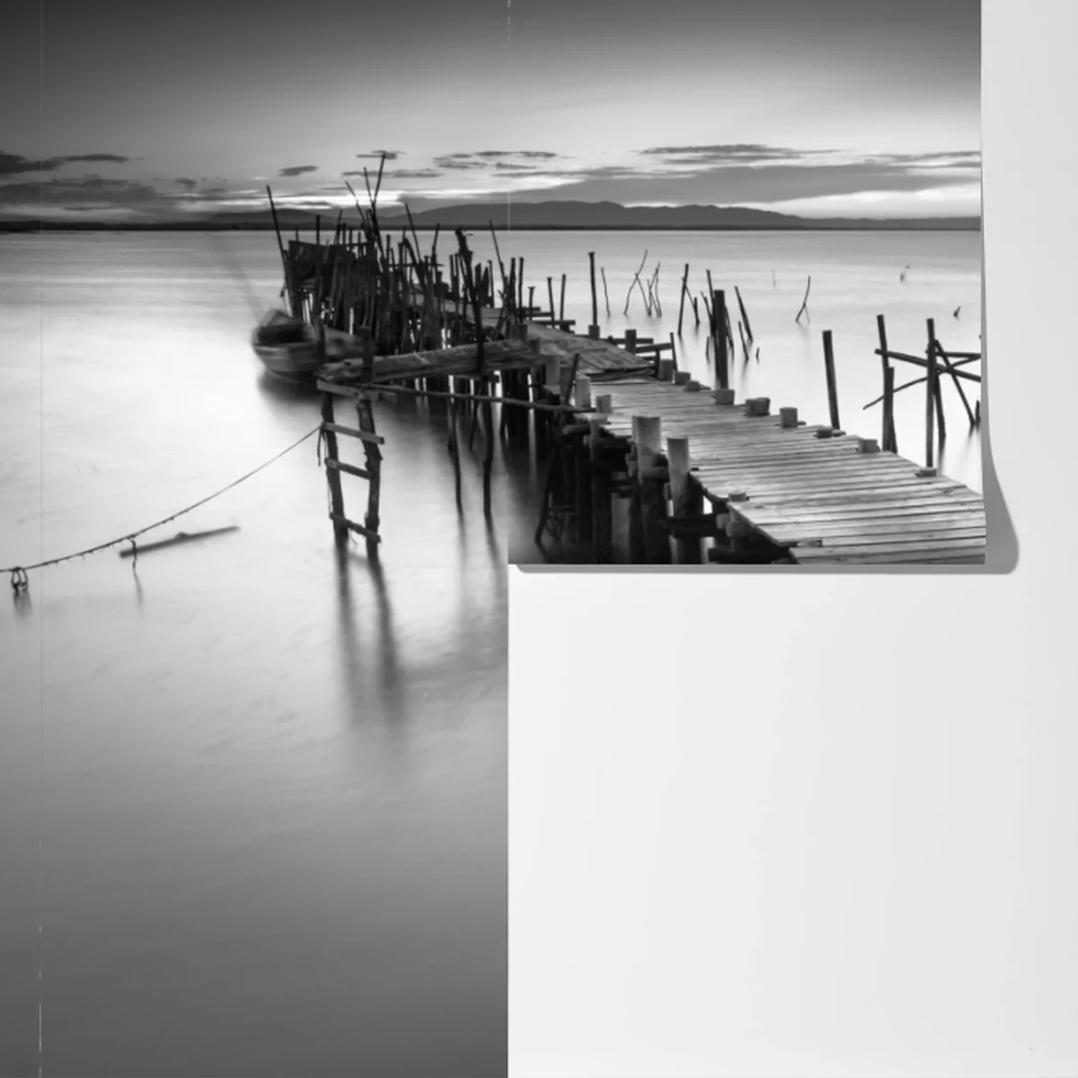 Fototapete ruhiger hölzerner steg bei dämmerung Fototapete ruhiger hölzerner steg bei dämmerung