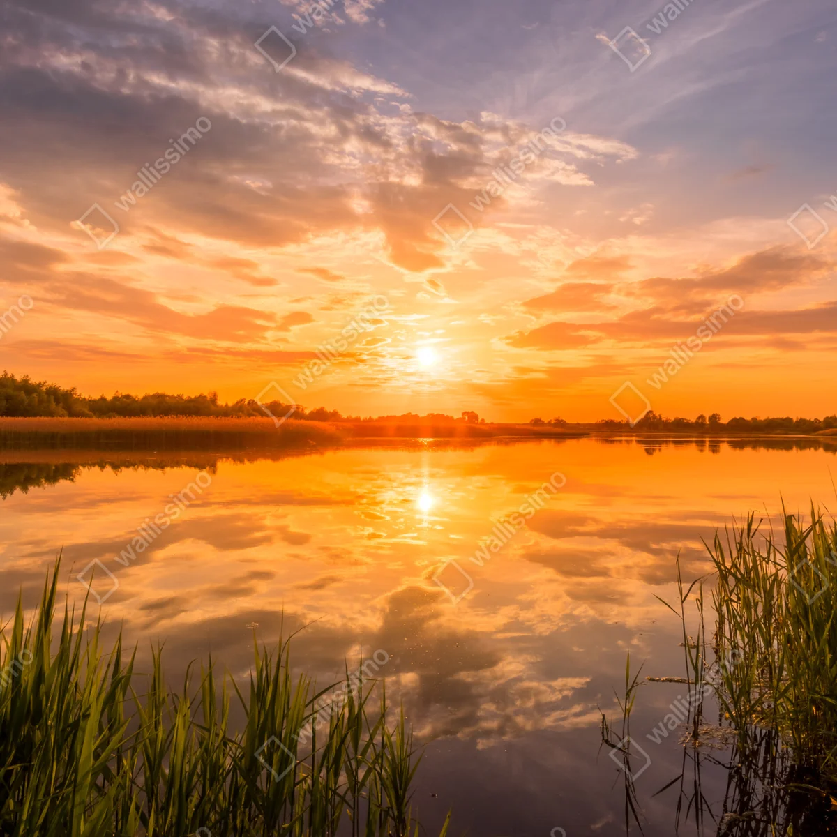 Tischaufkleber und Schreibtischaufkleber goldener sonnenuntergang über idyllischem see Tischaufkleber und Schreibtischaufkleber goldener sonnenuntergang über idyllischem see