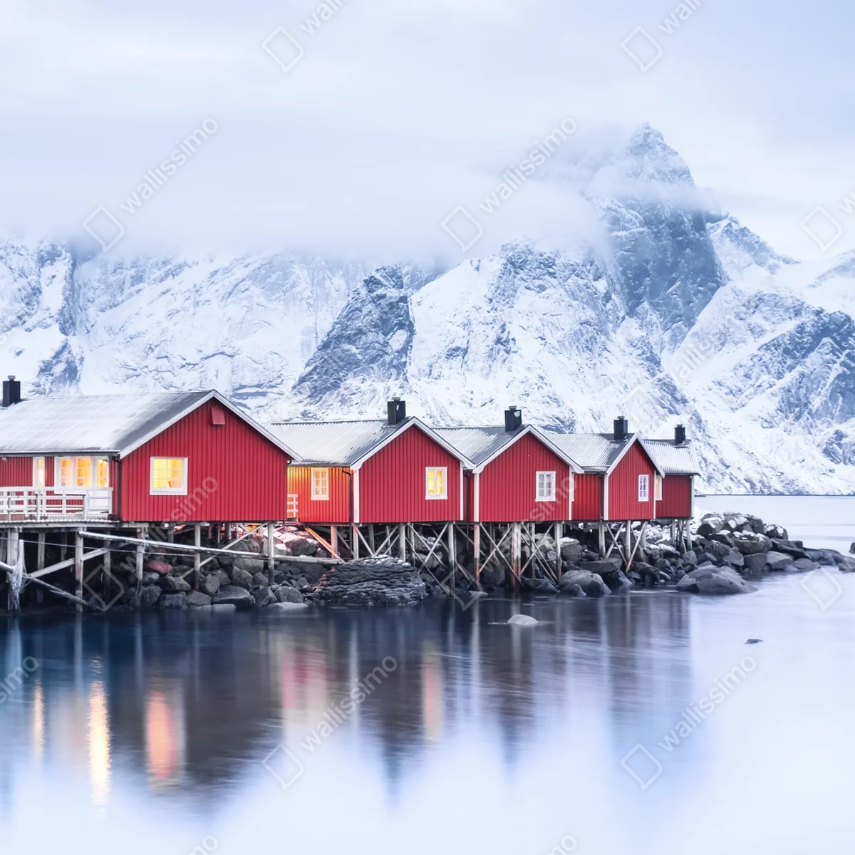 Tischaufkleber und Schreibtischaufkleber sonnenaufgang über den roten hütten der Lofoten Tischaufkleber und Schreibtischaufkleber sonnenaufgang über den roten hütten der Lofoten