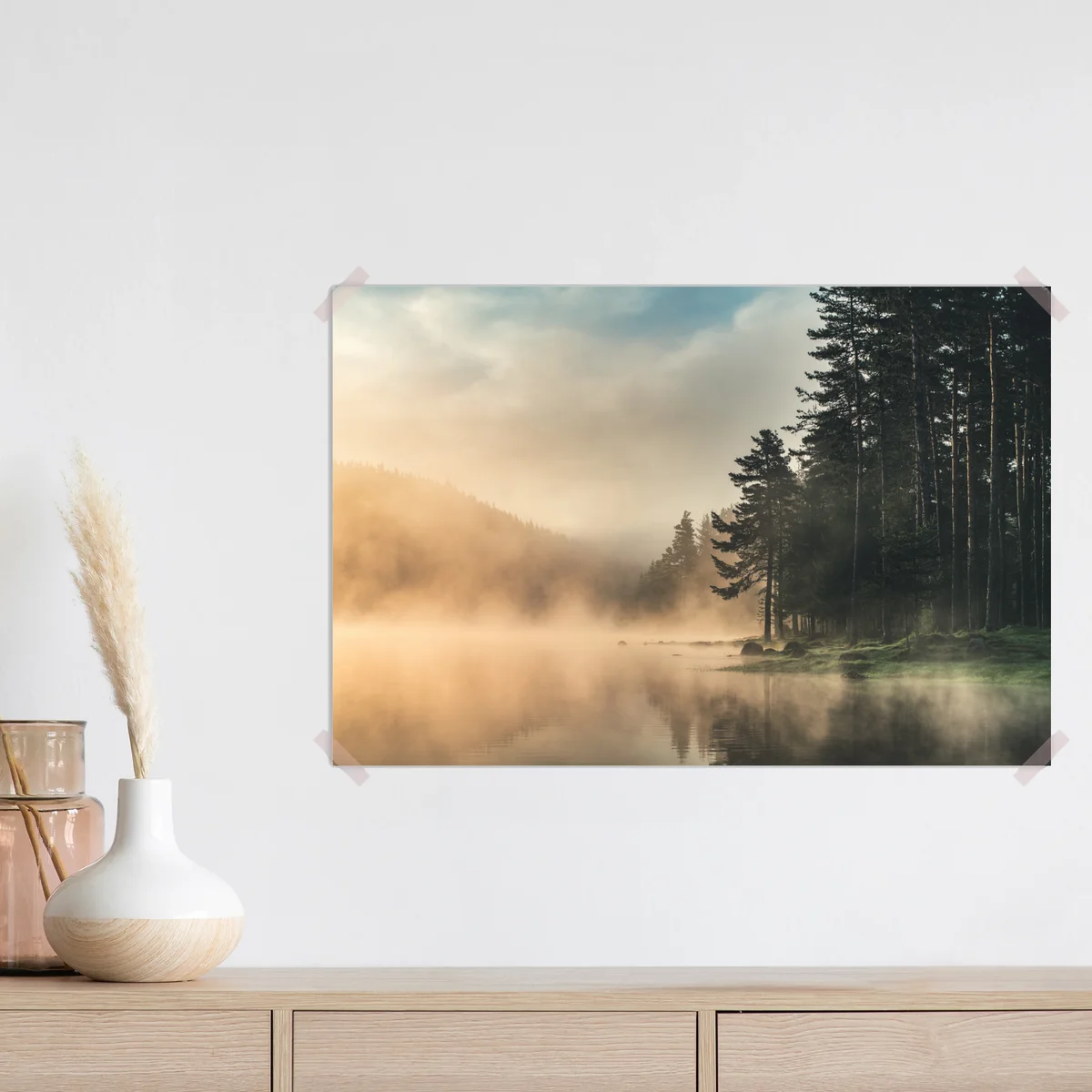Poster nebliger sonnenaufgang über waldsee Poster nebliger sonnenaufgang über waldsee