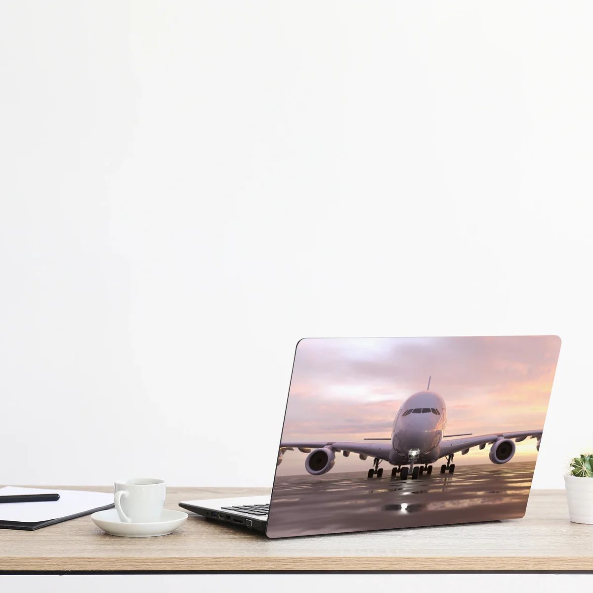 Laptop-Aufkleber jet auf der startbahn bei sonnenuntergang Laptop-Aufkleber jet auf der startbahn bei sonnenuntergang