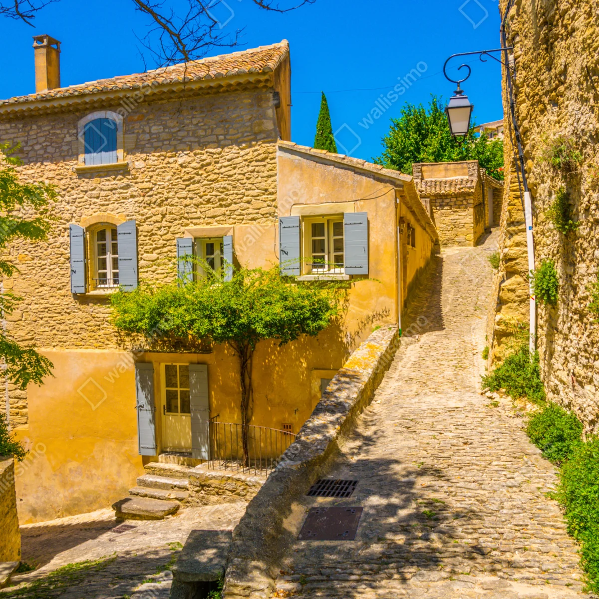 Türaufkleber sonnige kopfsteinpflastergasse Türaufkleber sonnige kopfsteinpflastergasse