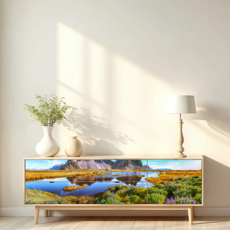 Repositionierbarer Aufkleber lupinenwiese am Vestrahorn, Island