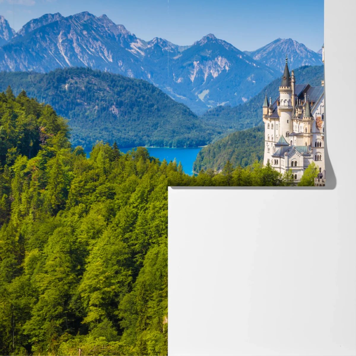 Fototapeta zamek Neuschwanstein w alpejskim krajobrazie Fototapeta zamek Neuschwanstein w alpejskim krajobrazie
