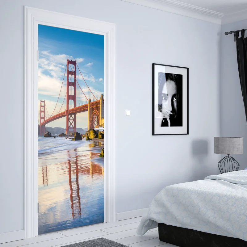 Türaufkleber Golden Gate Bridge reflektiert am strand