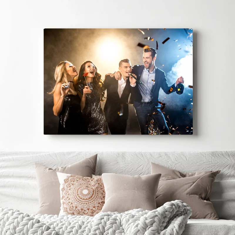 Leinwandbild Glückliche Freunde feiern • Leinwandbilder bei Wallnifity® Leinwandbild Glückliche Freunde feiern • Leinwandbilder bei Wallnifity®