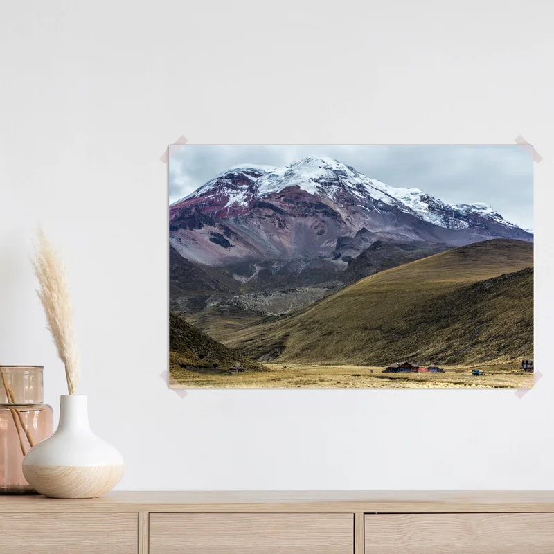 Poster majestätisches schneebedecktes bergtal Poster majestätisches schneebedecktes bergtal