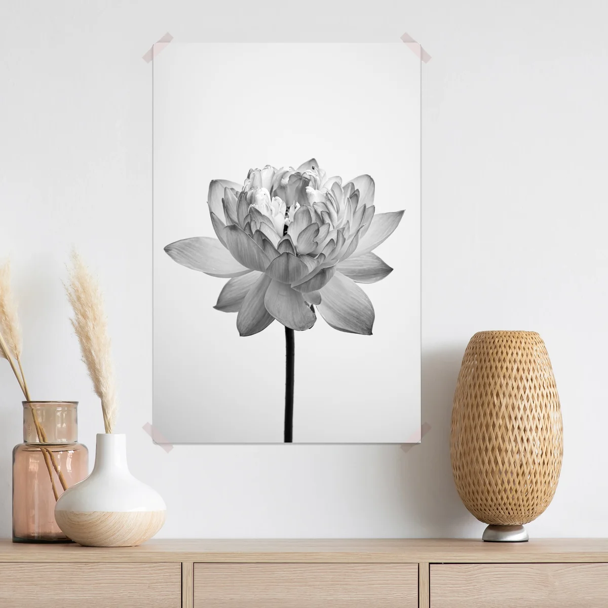 Poster ruhevoller lotus in graustufen Poster ruhevoller lotus in graustufen