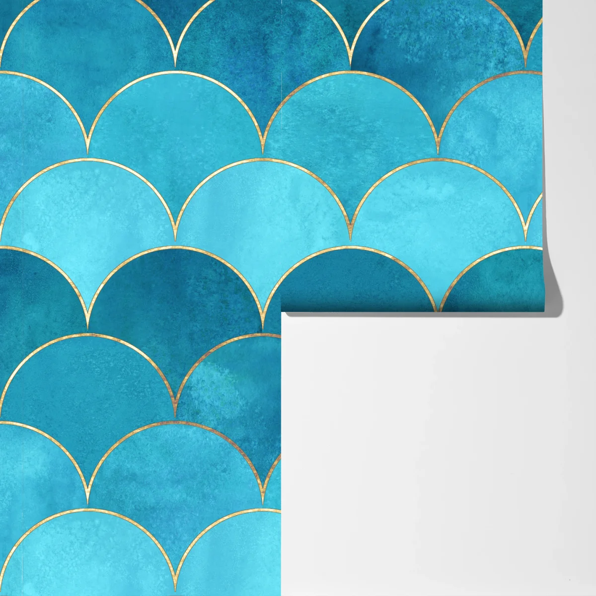 Fototapeta turkusowy wzór łusek z złotymi detalami Fototapeta turkusowy wzór łusek z złotymi detalami