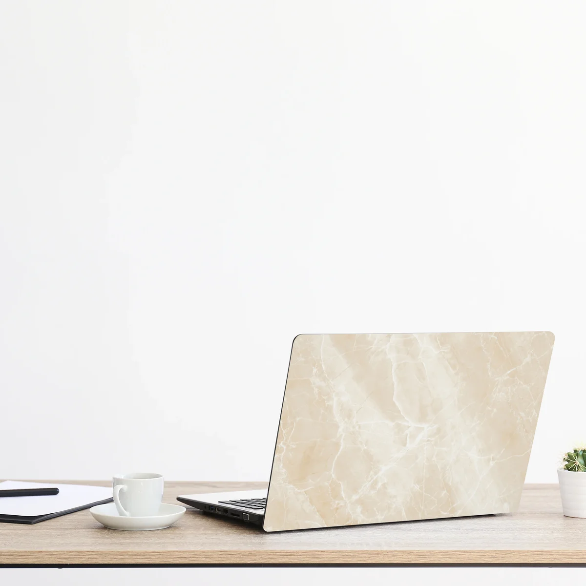 Laptop-Aufkleber beige marmorstruktur mit weißen adern Laptop-Aufkleber beige marmorstruktur mit weißen adern