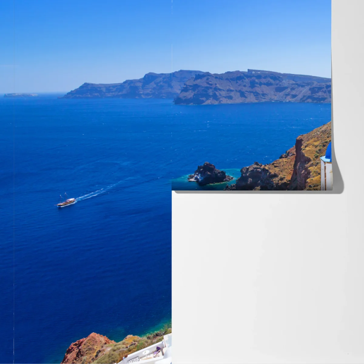 Fototapeta Santorini błękitne kopuły nad kalderą Fototapeta Santorini błękitne kopuły nad kalderą