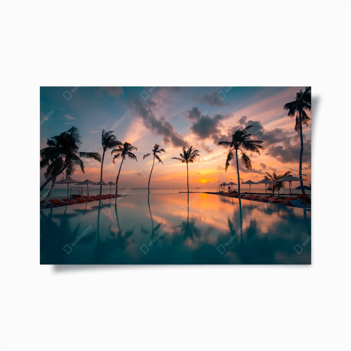 Poster tropischer sonnenuntergang über spiegelndem pool • Poster bei Wallnifity® Poster tropischer sonnenuntergang über spiegelndem pool • Poster bei Wallnifity®